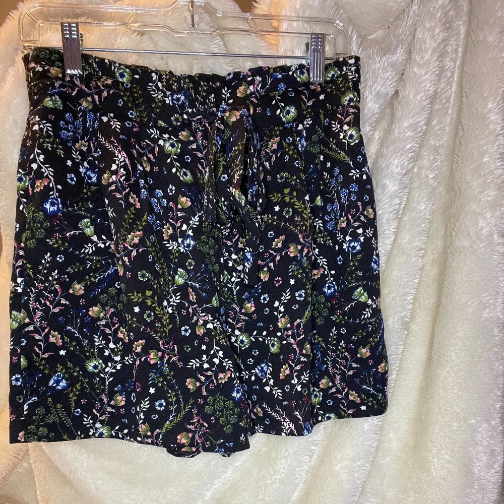 Cloth Floral Shorts with tie/elastic band
